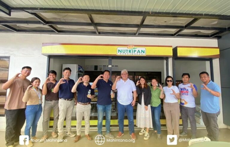 Visitors from Itochu visited the Nutripan BREAD Project at Mahintana Learning Resource Center